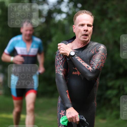 15.06.2025 - 7 Türme Triathlon Michael Strokosch http://msf.ph/oto/7969748 15.06.2025 12:56:47 Schwimmen 767, 786, 868, 886, 901, 910, 1003, 1028, 1060, 1070, 1077, 1132, 1175, 1198 meine-sportfotos.de