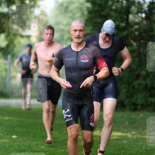 15.06.2025 - 7 Türme Triathlon Michael Strokosch http://msf.ph/oto/7969787 15.06.2025 12:56:50 Schwimmen 786, 868, 886, 901, 910, 1003, 1028, 1074, 1132, 1167, 1175, 1198 meine-sportfotos.de