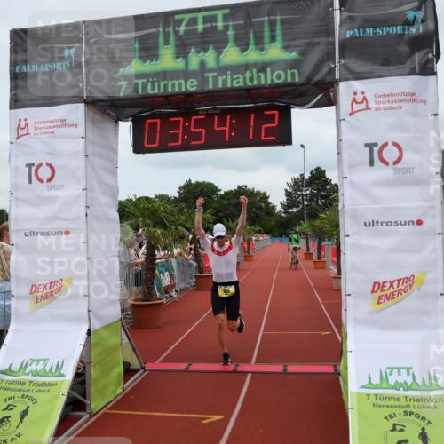 15.06.2025 - 7 Türme Triathlon Michael Strokosch http://msf.ph/oto/7969834 15.06.2025 13:54:12 Ziel 833, 869 meine-sportfotos.de