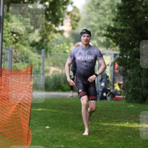 15.06.2025 - 7 Türme Triathlon Michael Strokosch http://msf.ph/oto/7969838 15.06.2025 12:56:54 Schwimmen 868, 886, 901, 910, 915, 988, 1003, 1028, 1033, 1074, 1095, 1132, 1167, 1175, 1198 meine-sportfotos.de