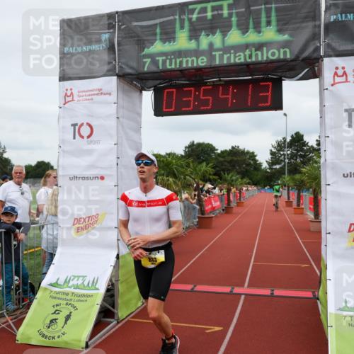 15.06.2025 - 7 Türme Triathlon Michael Strokosch http://msf.ph/oto/7969850 15.06.2025 13:54:13 Ziel 833, 869 meine-sportfotos.de