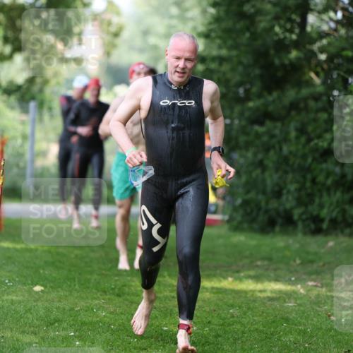 15.06.2025 - 7 Türme Triathlon Michael Strokosch http://msf.ph/oto/7969863 15.06.2025 12:57:02 Schwimmen 889, 901, 910, 915, 988, 1031, 1033, 1064, 1074, 1095, 1132, 1136, 1166, 1167, 1198 meine-sportfotos.de
