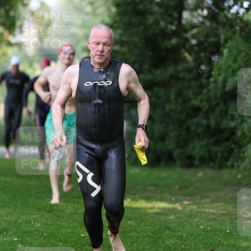 15.06.2025 - 7 Türme Triathlon Michael Strokosch http://msf.ph/oto/7969871 15.06.2025 12:57:02 Schwimmen 889, 901, 910, 915, 988, 1031, 1033, 1064, 1074, 1095, 1132, 1136, 1166, 1167, 1198 meine-sportfotos.de