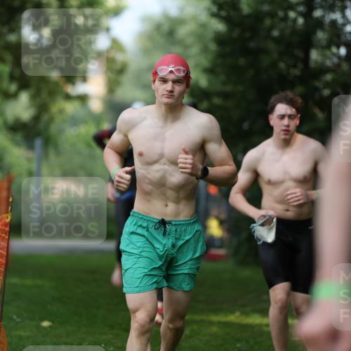 15.06.2025 - 7 Türme Triathlon Michael Strokosch http://msf.ph/oto/7969908 15.06.2025 12:57:05 Schwimmen 774, 889, 910, 915, 988, 1031, 1033, 1049, 1064, 1074, 1087, 1095, 1116, 1136, 1164, 1166, 1167 meine-sportfotos.de