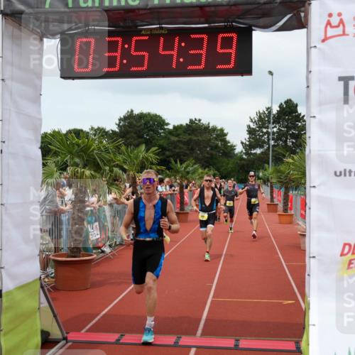 15.06.2025 - 7 Türme Triathlon Michael Strokosch http://msf.ph/oto/7969924 15.06.2025 13:54:39 Ziel 701, 901, 913, 919, 1116 meine-sportfotos.de