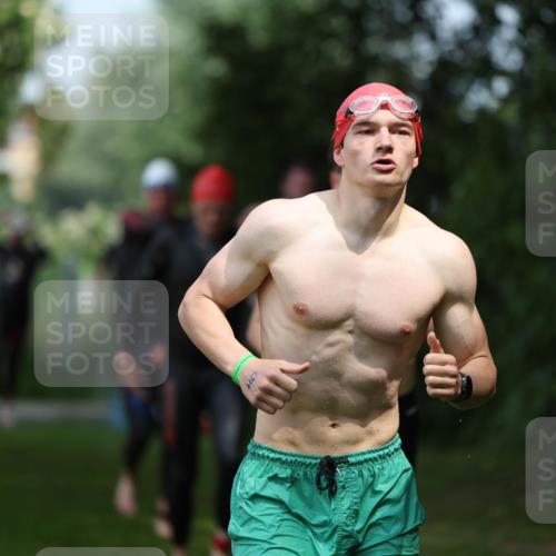 15.06.2025 - 7 Türme Triathlon Michael Strokosch http://msf.ph/oto/7969930 15.06.2025 12:57:06 Schwimmen 736, 774, 889, 910, 915, 988, 1031, 1033, 1049, 1064, 1074, 1087, 1095, 1116, 1136, 1164, 1166, 1167 meine-sportfotos.de