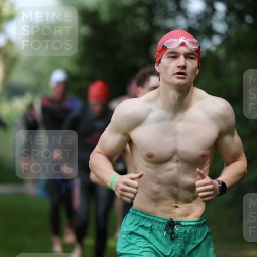 15.06.2025 - 7 Türme Triathlon Michael Strokosch http://msf.ph/oto/7969934 15.06.2025 12:57:07 Schwimmen 736, 774, 889, 910, 915, 988, 1031, 1033, 1049, 1064, 1074, 1087, 1095, 1116, 1136, 1164, 1166, 1167 meine-sportfotos.de