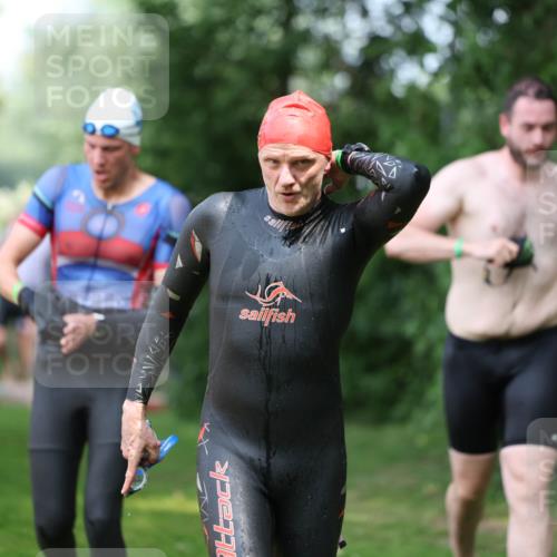 15.06.2025 - 7 Türme Triathlon Michael Strokosch http://msf.ph/oto/7969950 15.06.2025 12:57:09 Schwimmen 736, 774, 889, 910, 913, 915, 988, 1031, 1033, 1049, 1064, 1074, 1087, 1095, 1114, 1116, 1136, 1164, 1166, 1167 meine-sportfotos.de