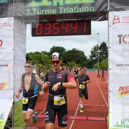 15.06.2025 - 7 Türme Triathlon Michael Strokosch http://msf.ph/oto/7969954 15.06.2025 13:54:41 Ziel 701, 901, 913, 919, 1116 meine-sportfotos.de