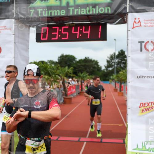 15.06.2025 - 7 Türme Triathlon Michael Strokosch http://msf.ph/oto/7969960 15.06.2025 13:54:41 Ziel 701, 901, 913, 919, 1116 meine-sportfotos.de