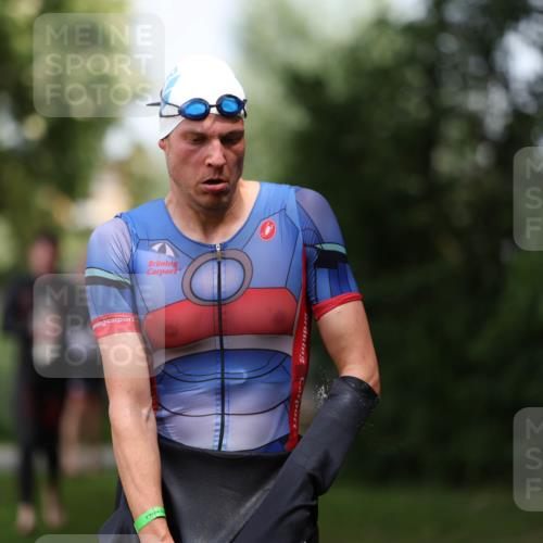 15.06.2025 - 7 Türme Triathlon Michael Strokosch http://msf.ph/oto/7969976 15.06.2025 12:57:11 Schwimmen 736, 774, 889, 910, 913, 915, 988, 1031, 1033, 1049, 1064, 1074, 1087, 1095, 1114, 1116, 1136, 1164, 1166, 1167 meine-sportfotos.de
