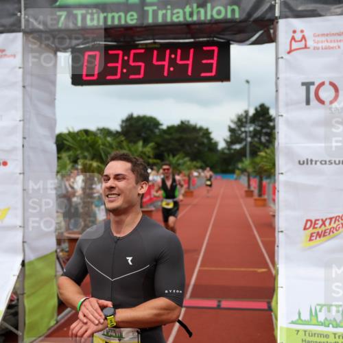 15.06.2025 - 7 Türme Triathlon Michael Strokosch http://msf.ph/oto/7969977 15.06.2025 13:54:42 Ziel 701, 755, 901, 913, 919, 1116 meine-sportfotos.de