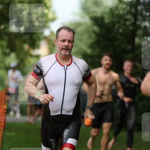 15.06.2025 - 7 Türme Triathlon Michael Strokosch http://msf.ph/oto/7970026 15.06.2025 12:57:17 Schwimmen 709, 736, 774, 857, 889, 913, 915, 988, 1031, 1033, 1047, 1049, 1055, 1064, 1074, 1087, 1095, 1114, 1116, 1136, 1142, 1164, 1166, 1167 meine-sportfotos.de