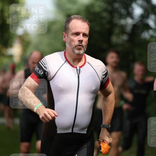 15.06.2025 - 7 Türme Triathlon Michael Strokosch http://msf.ph/oto/7970040 15.06.2025 12:57:18 Schwimmen 709, 736, 774, 793, 857, 889, 913, 915, 988, 1031, 1033, 1047, 1049, 1055, 1064, 1074, 1087, 1095, 1114, 1116, 1136, 1142, 1164, 1166, 1167 meine-sportfotos.de