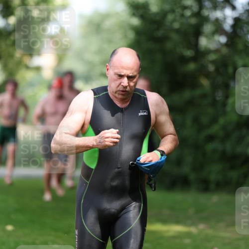 15.06.2025 - 7 Türme Triathlon Michael Strokosch http://msf.ph/oto/7970064 15.06.2025 12:57:20 Schwimmen 709, 736, 774, 793, 857, 889, 913, 915, 944, 986, 988, 1031, 1033, 1047, 1049, 1055, 1064, 1087, 1095, 1114, 1116, 1117, 1136, 1142, 1164, 1166, 1167 meine-sportfotos.de