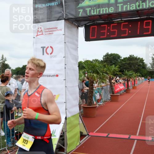 15.06.2025 - 7 Türme Triathlon Michael Strokosch http://msf.ph/oto/7970100 15.06.2025 13:55:19 Ziel 723, 872 meine-sportfotos.de