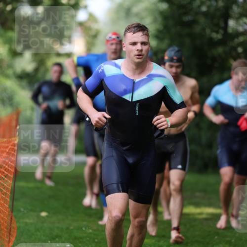 15.06.2025 - 7 Türme Triathlon Michael Strokosch http://msf.ph/oto/7970156 15.06.2025 12:57:33 Schwimmen 196, 709, 736, 774, 793, 837, 857, 913, 926, 944, 971, 986, 989, 1047, 1049, 1055, 1087, 1101, 1114, 1116, 1117, 1121, 1142, 1157, 1164 meine-sportfotos.de