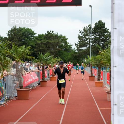15.06.2025 - 7 Türme Triathlon Michael Strokosch http://msf.ph/oto/7970160 15.06.2025 13:55:39 Ziel 978, 1120 meine-sportfotos.de
