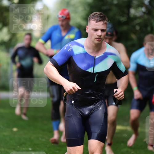 15.06.2025 - 7 Türme Triathlon Michael Strokosch http://msf.ph/oto/7970171 15.06.2025 12:57:34 Schwimmen 196, 709, 736, 774, 793, 837, 857, 913, 926, 942, 944, 971, 986, 989, 1047, 1049, 1055, 1087, 1101, 1114, 1117, 1121, 1142, 1157, 1164 meine-sportfotos.de