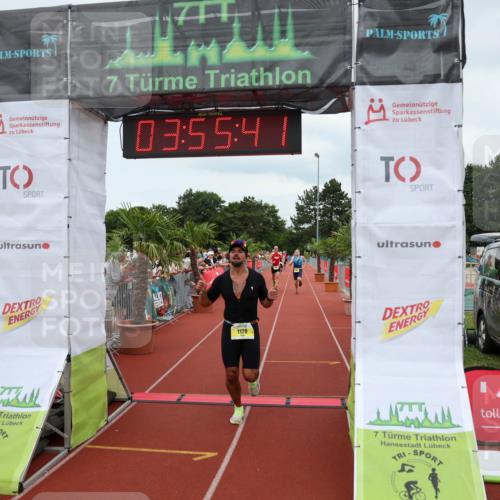 15.06.2025 - 7 Türme Triathlon Michael Strokosch http://msf.ph/oto/7970176 15.06.2025 13:55:41 Ziel 745, 978, 1120 meine-sportfotos.de