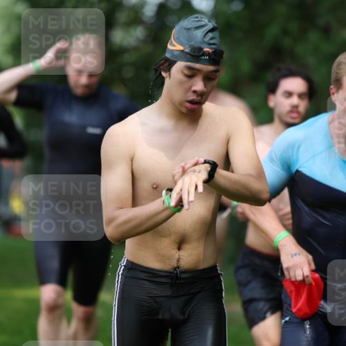 15.06.2025 - 7 Türme Triathlon Michael Strokosch http://msf.ph/oto/7970195 15.06.2025 12:57:36 Schwimmen 196, 709, 736, 793, 837, 857, 913, 926, 942, 944, 971, 986, 989, 1004, 1047, 1055, 1101, 1114, 1117, 1121, 1142, 1157 meine-sportfotos.de