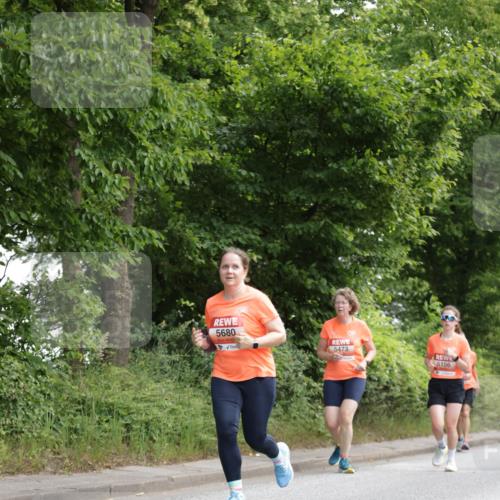 15.06.2025 - REWE Women's Run Jannik Wohlers http://msf.ph/oto/7970197 15.06.2025 10:05:18 Laufen 5680, 5473, 5156 meine-sportfotos.de