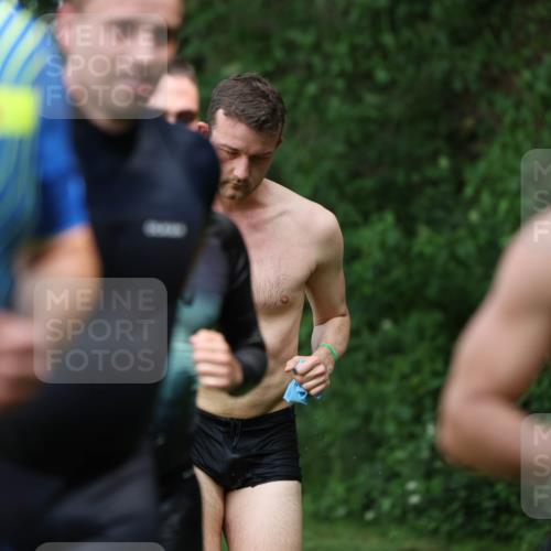 15.06.2025 - 7 Türme Triathlon Michael Strokosch http://msf.ph/oto/7970219 15.06.2025 12:57:38 Schwimmen 196, 709, 793, 837, 857, 913, 926, 942, 944, 971, 986, 989, 1004, 1010, 1047, 1055, 1101, 1114, 1117, 1121, 1142, 1157 meine-sportfotos.de