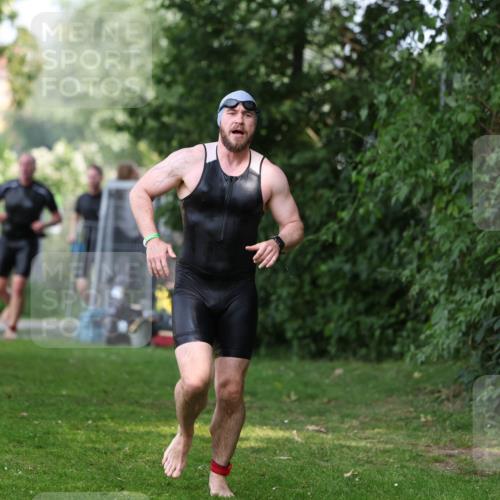 15.06.2025 - 7 Türme Triathlon Michael Strokosch http://msf.ph/oto/7970227 15.06.2025 12:57:39 Schwimmen 196, 709, 793, 837, 857, 926, 942, 944, 971, 986, 989, 1004, 1010, 1047, 1055, 1101, 1117, 1121, 1142, 1157 meine-sportfotos.de