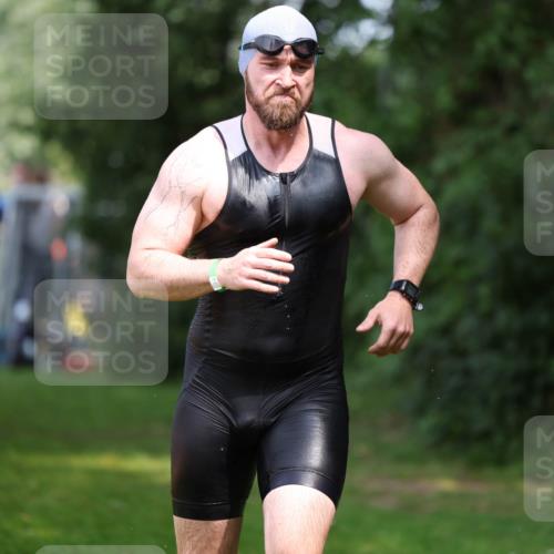 15.06.2025 - 7 Türme Triathlon Michael Strokosch http://msf.ph/oto/7970257 15.06.2025 12:57:41 Schwimmen 196, 709, 793, 837, 857, 926, 942, 944, 971, 986, 989, 1004, 1010, 1047, 1054, 1055, 1101, 1117, 1121, 1142, 1157 meine-sportfotos.de