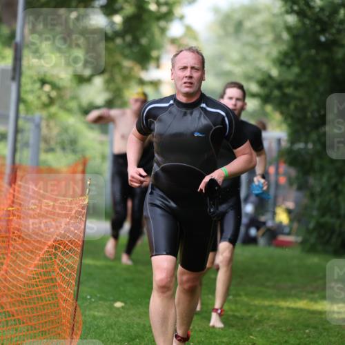 15.06.2025 - 7 Türme Triathlon Michael Strokosch http://msf.ph/oto/7970276 15.06.2025 12:57:45 Schwimmen 196, 709, 775, 793, 837, 857, 926, 942, 944, 971, 986, 989, 1004, 1010, 1047, 1054, 1055, 1101, 1117, 1121, 1142, 1157 meine-sportfotos.de