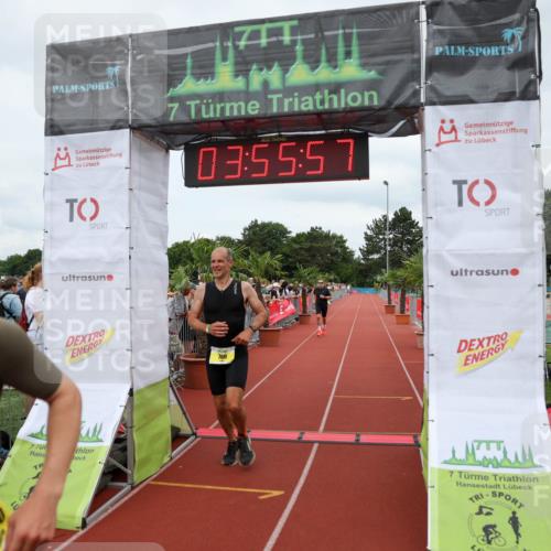 15.06.2025 - 7 Türme Triathlon Michael Strokosch http://msf.ph/oto/7970383 15.06.2025 13:55:57 Ziel 455, 475, 760, 1064, 1070, 1175 meine-sportfotos.de