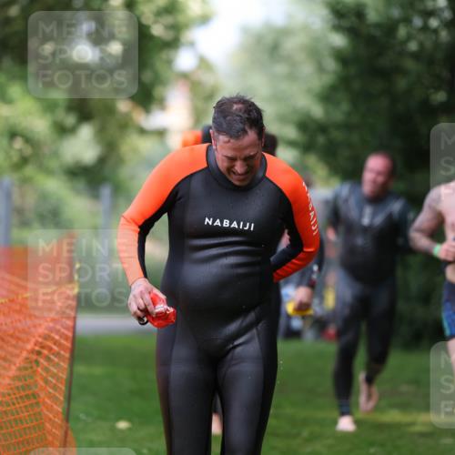 15.06.2025 - 7 Türme Triathlon Michael Strokosch http://msf.ph/oto/7970445 15.06.2025 12:58:02 Schwimmen 704, 717, 773, 775, 798, 853, 926, 942, 956, 971, 974, 1004, 1010, 1052, 1054, 1069, 1106, 1127, 1141, 1157, 1162, 1186, 1193 meine-sportfotos.de
