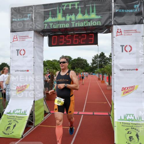 15.06.2025 - 7 Türme Triathlon Michael Strokosch http://msf.ph/oto/7970452 15.06.2025 13:56:22 Ziel 904, 924 meine-sportfotos.de