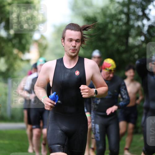 15.06.2025 - 7 Türme Triathlon Michael Strokosch http://msf.ph/oto/7970557 15.06.2025 12:58:12 Schwimmen 192, 704, 717, 773, 775, 795, 798, 815, 853, 938, 956, 974, 1044, 1052, 1059, 1069, 1085, 1106, 1127, 1141, 1162, 1186, 1193 meine-sportfotos.de
