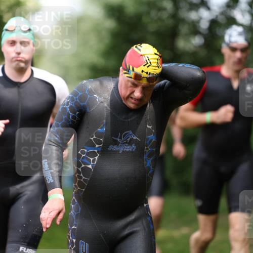 15.06.2025 - 7 Türme Triathlon Michael Strokosch http://msf.ph/oto/7970583 15.06.2025 12:58:15 Schwimmen 192, 704, 717, 773, 775, 794, 795, 798, 815, 853, 935, 938, 956, 974, 1044, 1052, 1059, 1069, 1085, 1106, 1127, 1141, 1143, 1162, 1186, 1187, 1193 meine-sportfotos.de