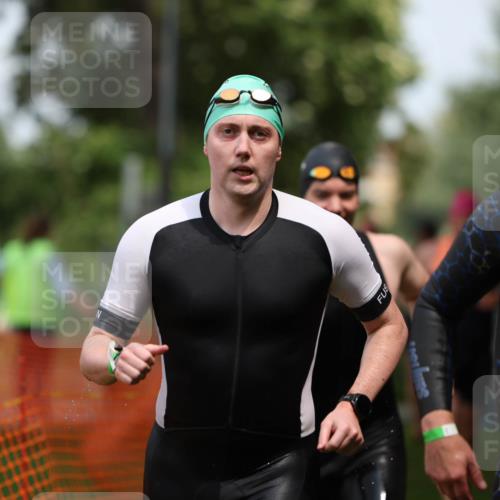 15.06.2025 - 7 Türme Triathlon Michael Strokosch http://msf.ph/oto/7970588 15.06.2025 12:58:15 Schwimmen 192, 704, 717, 773, 775, 794, 795, 798, 815, 853, 935, 938, 956, 974, 1044, 1052, 1059, 1069, 1085, 1106, 1127, 1141, 1143, 1162, 1186, 1187, 1193 meine-sportfotos.de