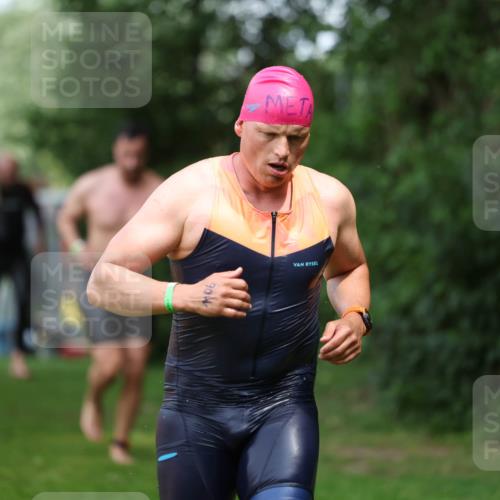 15.06.2025 - 7 Türme Triathlon Michael Strokosch http://msf.ph/oto/7970620 15.06.2025 12:58:19 Schwimmen 192, 704, 717, 773, 794, 795, 798, 807, 815, 832, 853, 899, 935, 938, 956, 974, 1044, 1052, 1059, 1069, 1085, 1102, 1106, 1127, 1141, 1143, 1146, 1162, 1187 meine-sportfotos.de