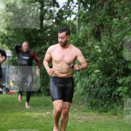 15.06.2025 - 7 Türme Triathlon Michael Strokosch http://msf.ph/oto/7970627 15.06.2025 12:58:20 Schwimmen 192, 704, 717, 739, 773, 794, 795, 798, 807, 815, 832, 853, 899, 935, 938, 956, 974, 1044, 1052, 1059, 1069, 1085, 1102, 1106, 1127, 1141, 1143, 1146, 1162, 1187 meine-sportfotos.de