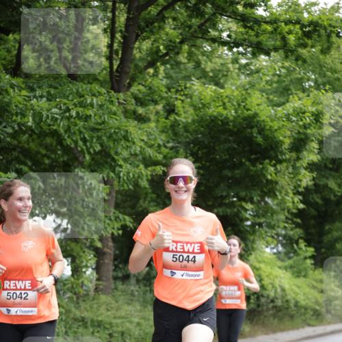 15.06.2025 - REWE Women's Run Jannik Wohlers http://msf.ph/oto/7970643 15.06.2025 10:05:45 Laufen 5042, 5044, 5597 meine-sportfotos.de
