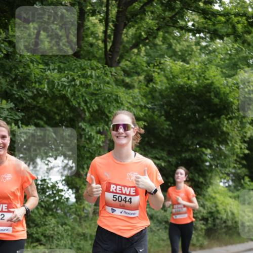 15.06.2025 - REWE Women's Run Jannik Wohlers http://msf.ph/oto/7970656 15.06.2025 10:05:45 Laufen 5044, 5597, 2 meine-sportfotos.de