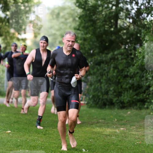 15.06.2025 - 7 Türme Triathlon Michael Strokosch http://msf.ph/oto/7970706 15.06.2025 12:58:28 Schwimmen 192, 717, 739, 773, 794, 795, 798, 807, 815, 832, 899, 935, 938, 1007, 1044, 1059, 1085, 1102, 1106, 1143, 1146, 1180, 1187 meine-sportfotos.de