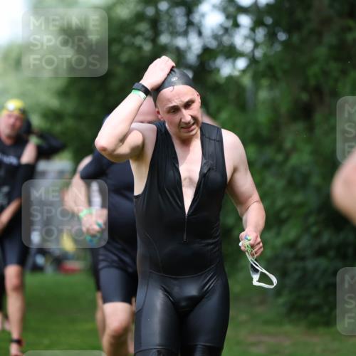 15.06.2025 - 7 Türme Triathlon Michael Strokosch http://msf.ph/oto/7970748 15.06.2025 12:58:31 Schwimmen 192, 739, 773, 794, 795, 807, 815, 832, 899, 935, 938, 1007, 1044, 1059, 1085, 1102, 1106, 1143, 1146, 1180, 1187 meine-sportfotos.de