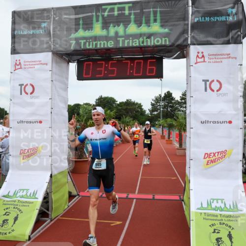 15.06.2025 - 7 Türme Triathlon Michael Strokosch http://msf.ph/oto/7970749 15.06.2025 13:57:06 Ziel 505, 950, 1052 meine-sportfotos.de