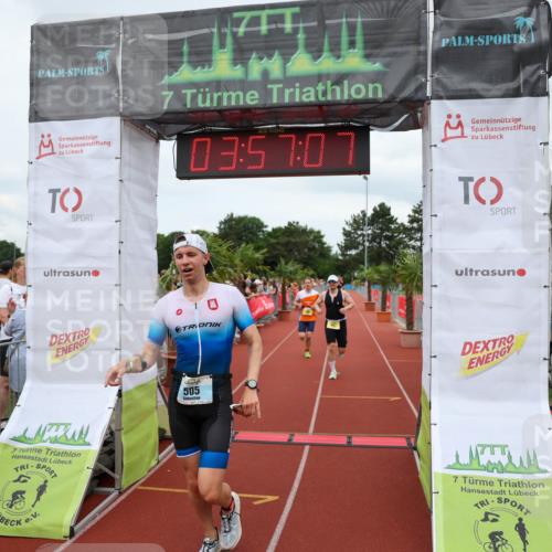 15.06.2025 - 7 Türme Triathlon Michael Strokosch http://msf.ph/oto/7970750 15.06.2025 13:57:06 Ziel 505, 950, 1052 meine-sportfotos.de