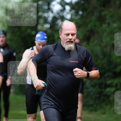 15.06.2025 - 7 Türme Triathlon Michael Strokosch http://msf.ph/oto/7970763 15.06.2025 12:58:33 Schwimmen 192, 739, 794, 795, 807, 815, 832, 884, 899, 935, 938, 1005, 1007, 1044, 1057, 1059, 1085, 1102, 1143, 1146, 1168, 1180, 1187 meine-sportfotos.de