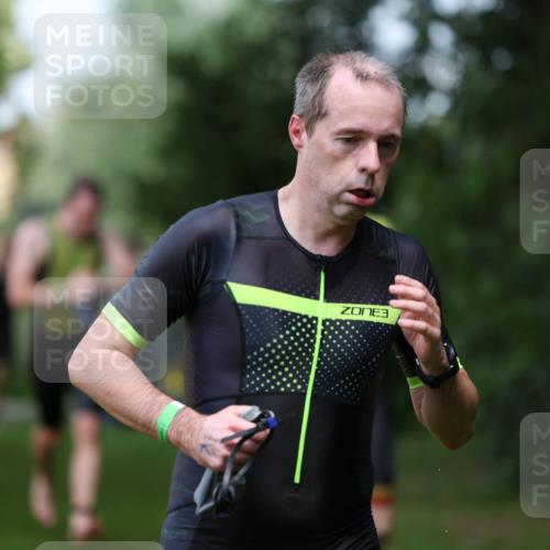 15.06.2025 - 7 Türme Triathlon Michael Strokosch http://msf.ph/oto/7970805 15.06.2025 12:58:37 Schwimmen 739, 794, 795, 807, 815, 832, 884, 899, 935, 938, 953, 1005, 1007, 1044, 1057, 1059, 1102, 1139, 1143, 1146, 1168, 1180, 1187 meine-sportfotos.de