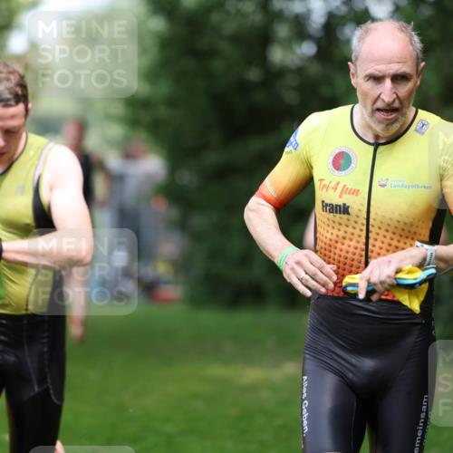 15.06.2025 - 7 Türme Triathlon Michael Strokosch http://msf.ph/oto/7970825 15.06.2025 12:58:39 Schwimmen 739, 794, 807, 815, 826, 832, 884, 899, 935, 938, 953, 1005, 1007, 1044, 1057, 1059, 1102, 1134, 1139, 1143, 1146, 1168, 1180, 1187 meine-sportfotos.de