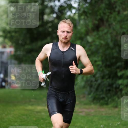15.06.2025 - 7 Türme Triathlon Michael Strokosch http://msf.ph/oto/7970852 15.06.2025 12:58:42 Schwimmen 739, 794, 807, 826, 832, 884, 899, 935, 953, 1005, 1007, 1044, 1057, 1102, 1134, 1139, 1143, 1146, 1168, 1180, 1187 meine-sportfotos.de
