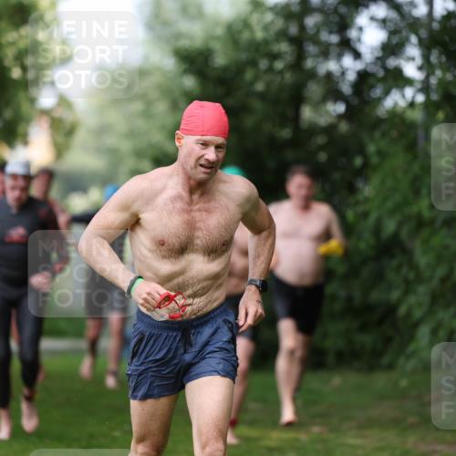 15.06.2025 - 7 Türme Triathlon Michael Strokosch http://msf.ph/oto/7970870 15.06.2025 12:58:47 Schwimmen 194, 739, 826, 832, 845, 860, 884, 899, 953, 1005, 1007, 1057, 1134, 1139, 1146, 1168, 1180 meine-sportfotos.de