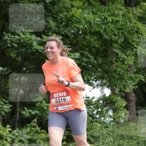 15.06.2025 - REWE Women's Run Jannik Wohlers http://msf.ph/oto/7970880 15.06.2025 10:06:00 Laufen 5319 meine-sportfotos.de
